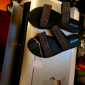 West loop style sandals size 7 8